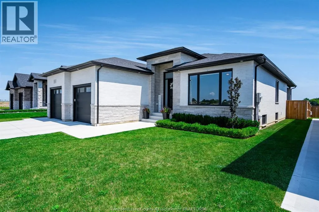 6 HEATHVIEW TRAIL
