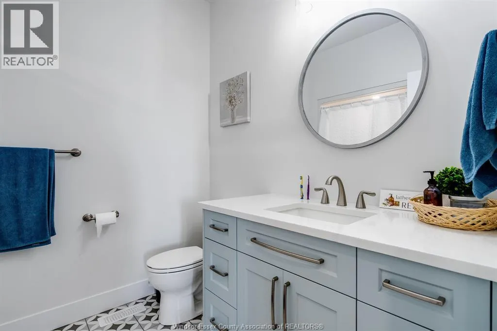 6 HEATHVIEW TRAIL