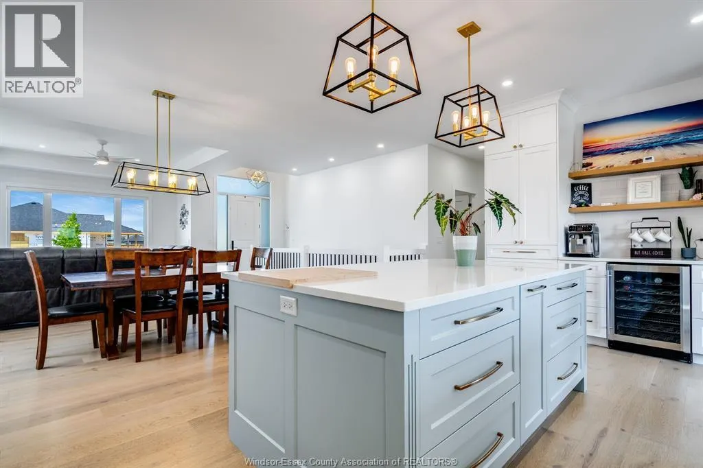 6 HEATHVIEW TRAIL