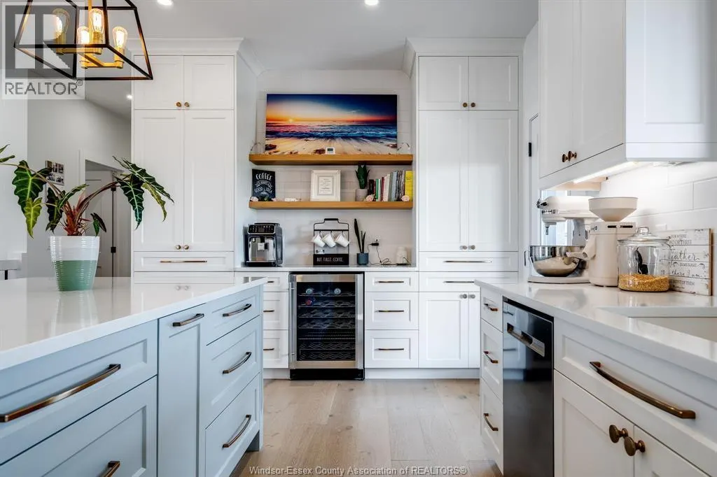 6 HEATHVIEW TRAIL