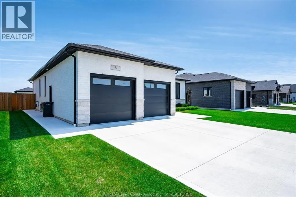 6 HEATHVIEW TRAIL