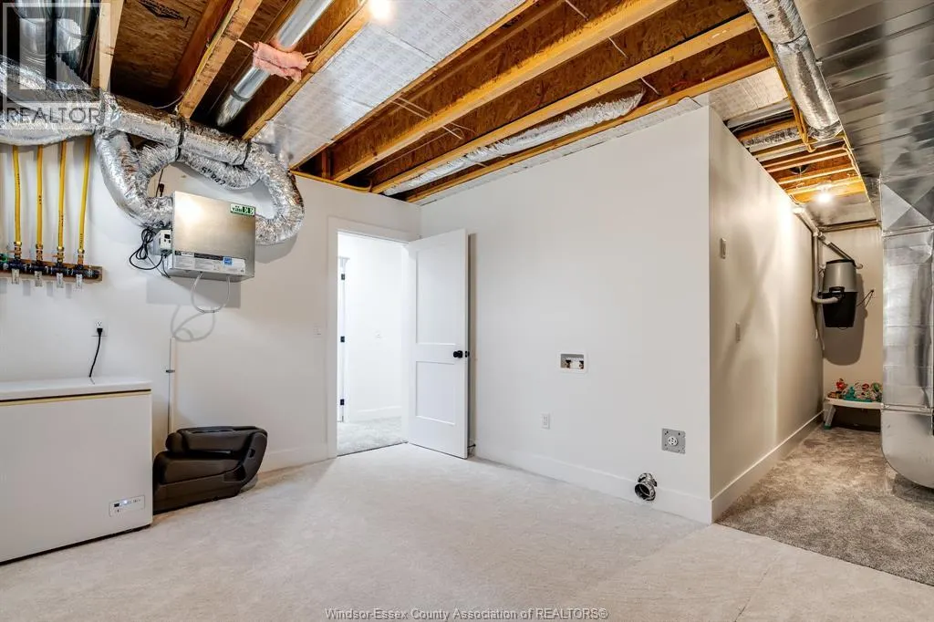 6 HEATHVIEW TRAIL