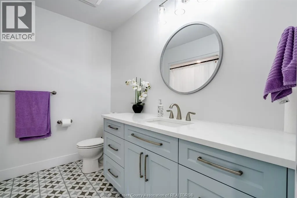 6 HEATHVIEW TRAIL