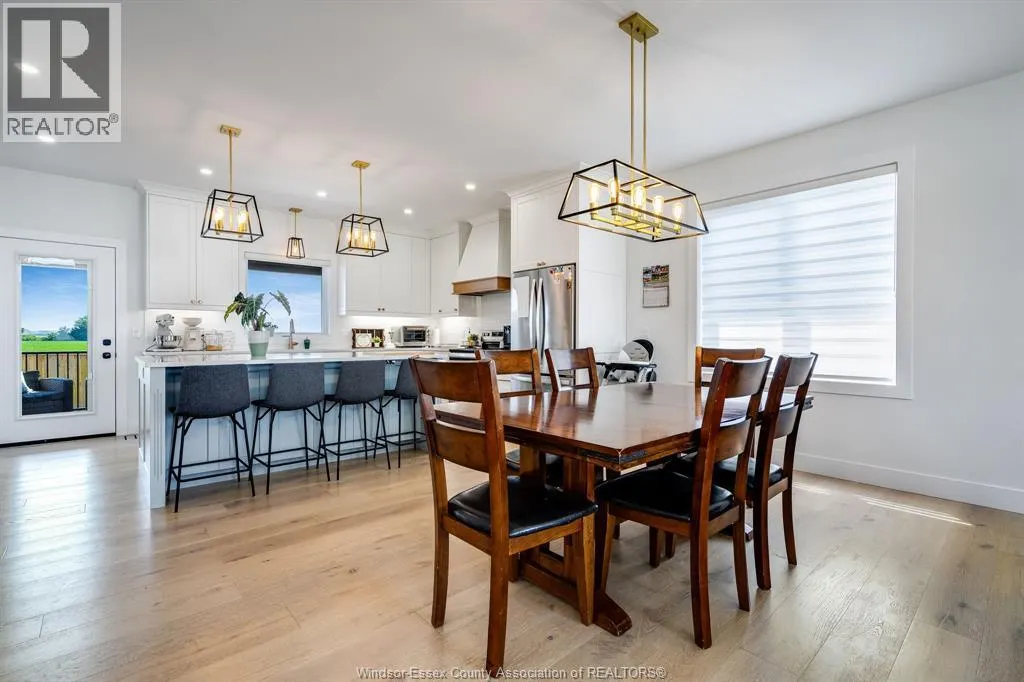 6 HEATHVIEW TRAIL