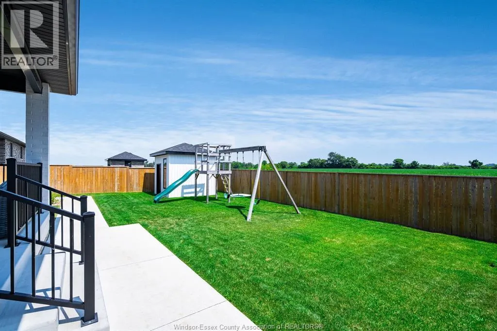 6 HEATHVIEW TRAIL