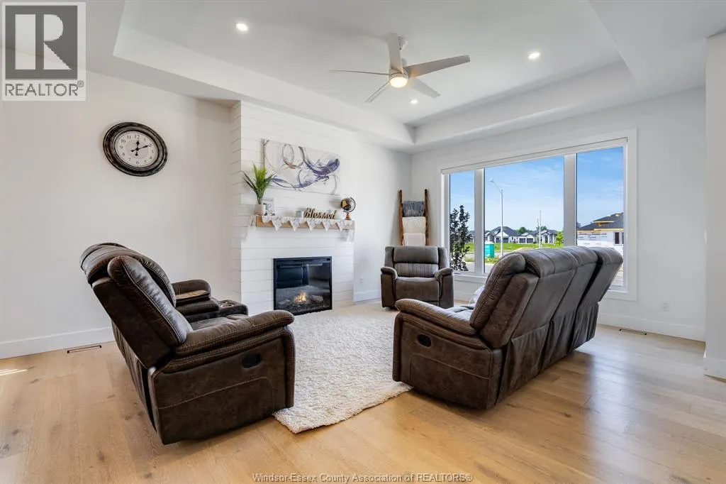 6 HEATHVIEW TRAIL