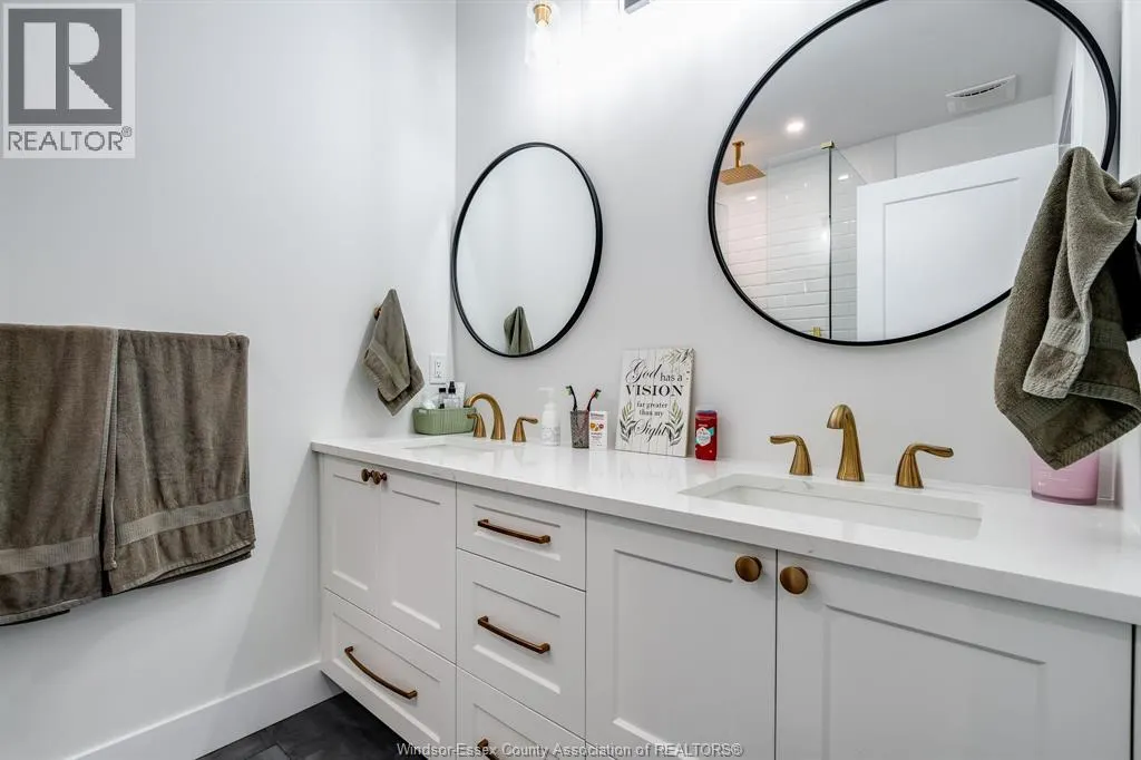 6 HEATHVIEW TRAIL