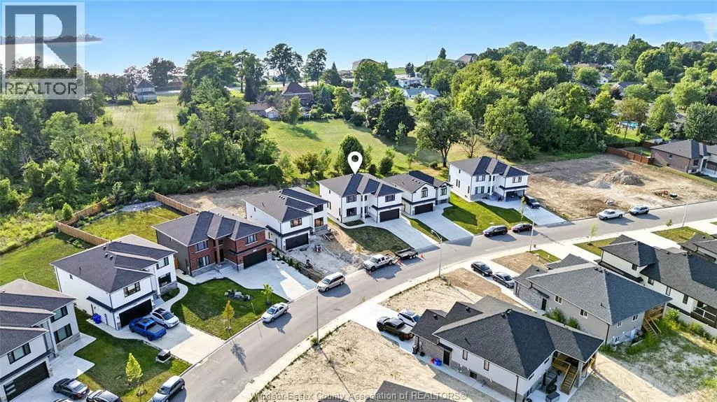 27 KINGSBRIDGE DRIVE