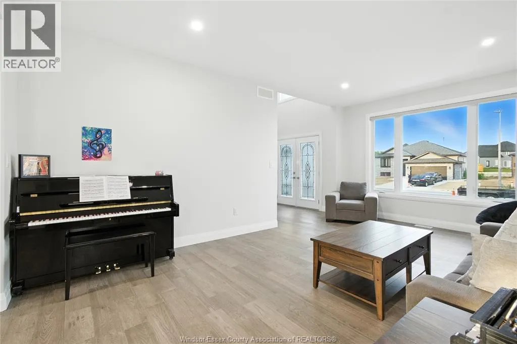 27 KINGSBRIDGE DRIVE