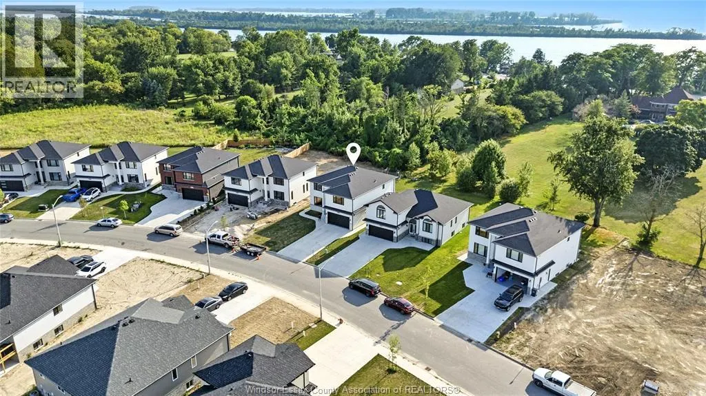 27 KINGSBRIDGE DRIVE