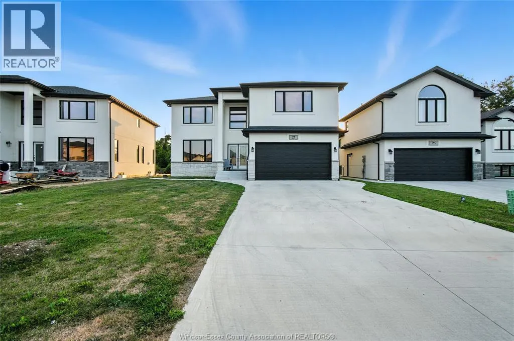 27 KINGSBRIDGE DRIVE