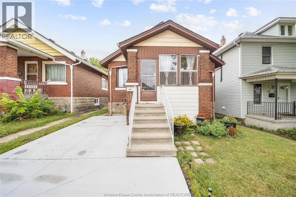 686 MCKAY AVENUE