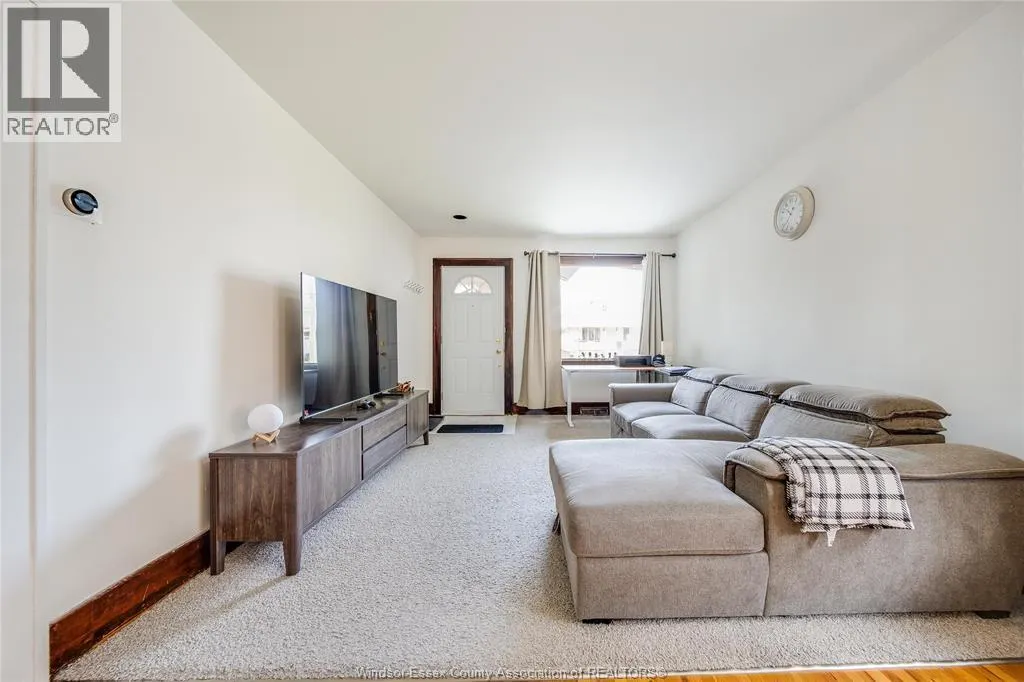 686 MCKAY AVENUE