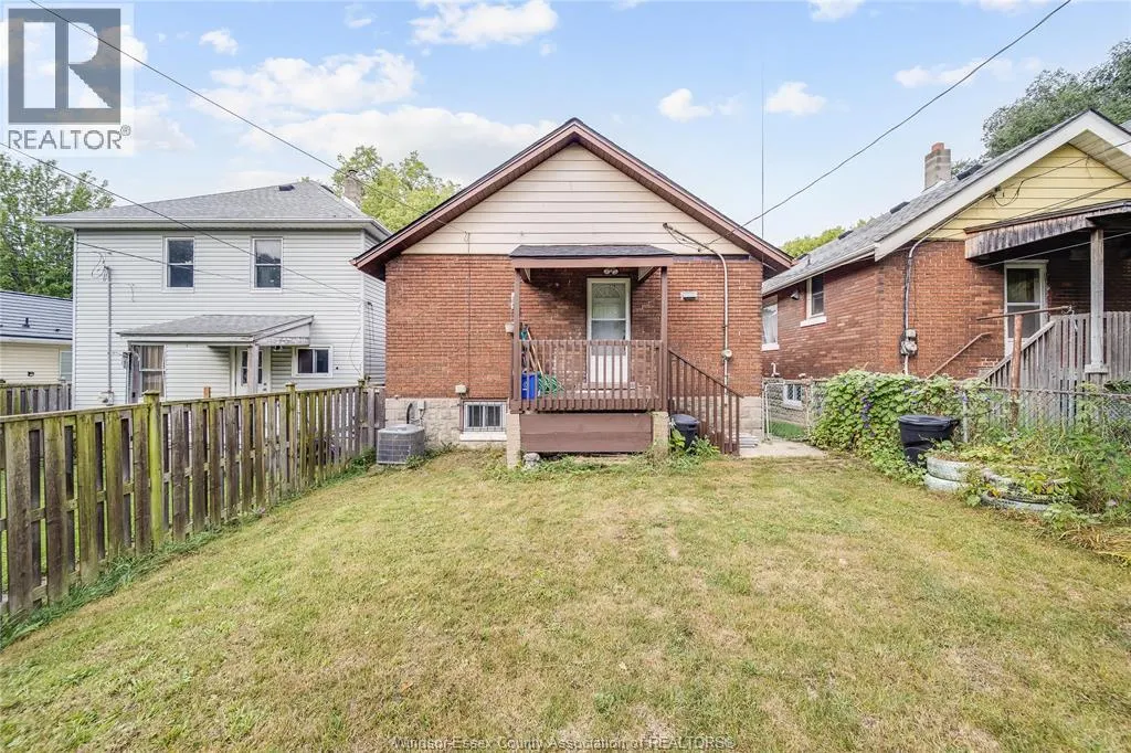 686 MCKAY AVENUE