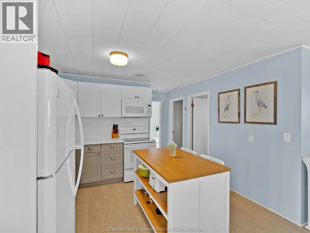 83 Marentette Beach DRIVE