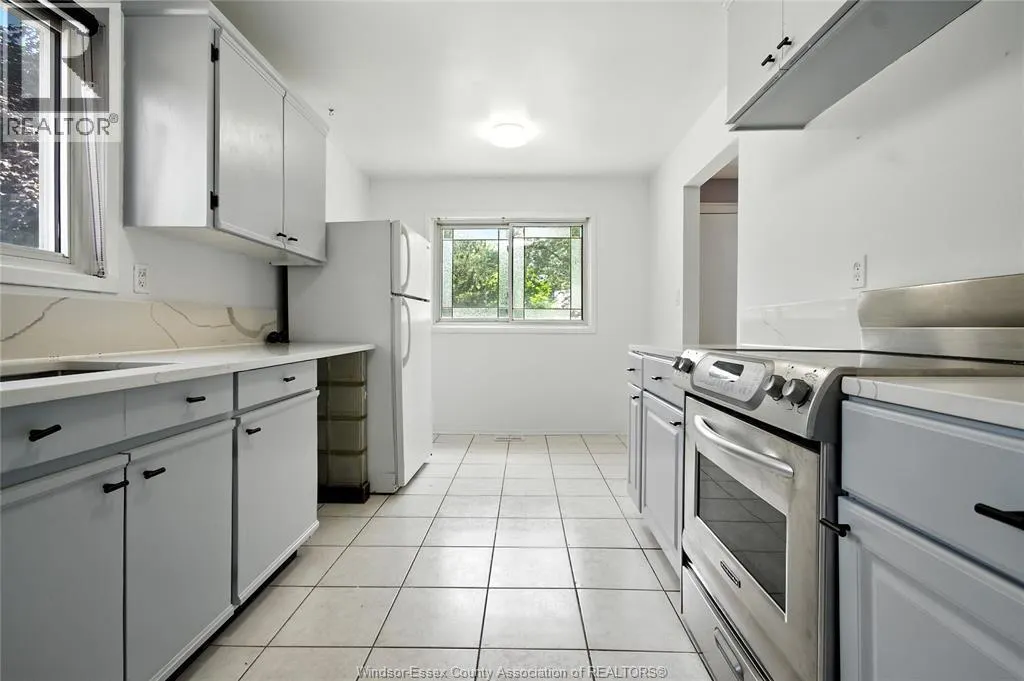 3752 BLACKBURN COURT