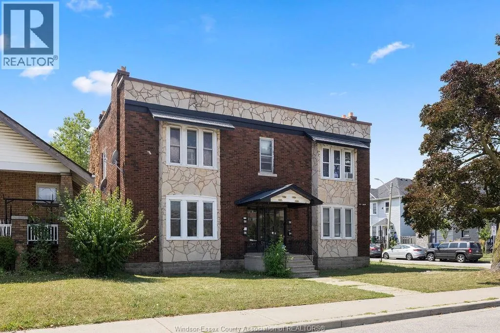 1107 PELISSIER STREET