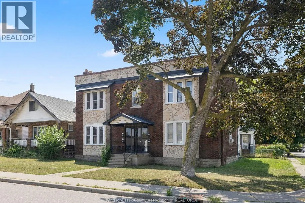 1107 PELISSIER STREET