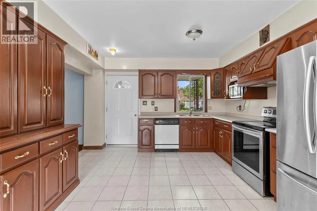 277 Villaire AVENUE