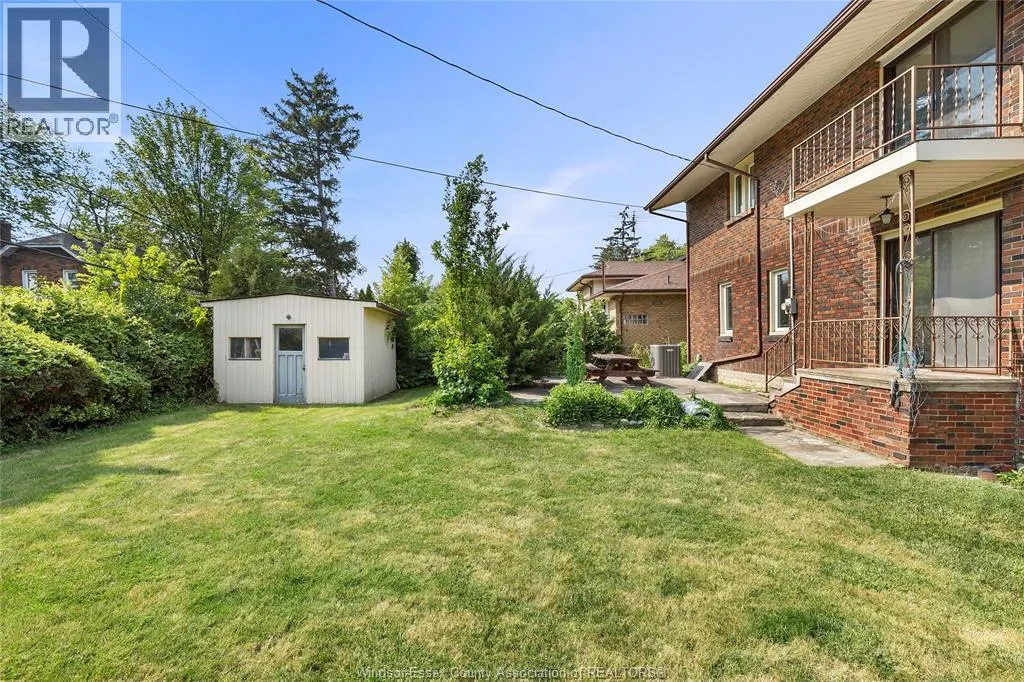 277 Villaire AVENUE