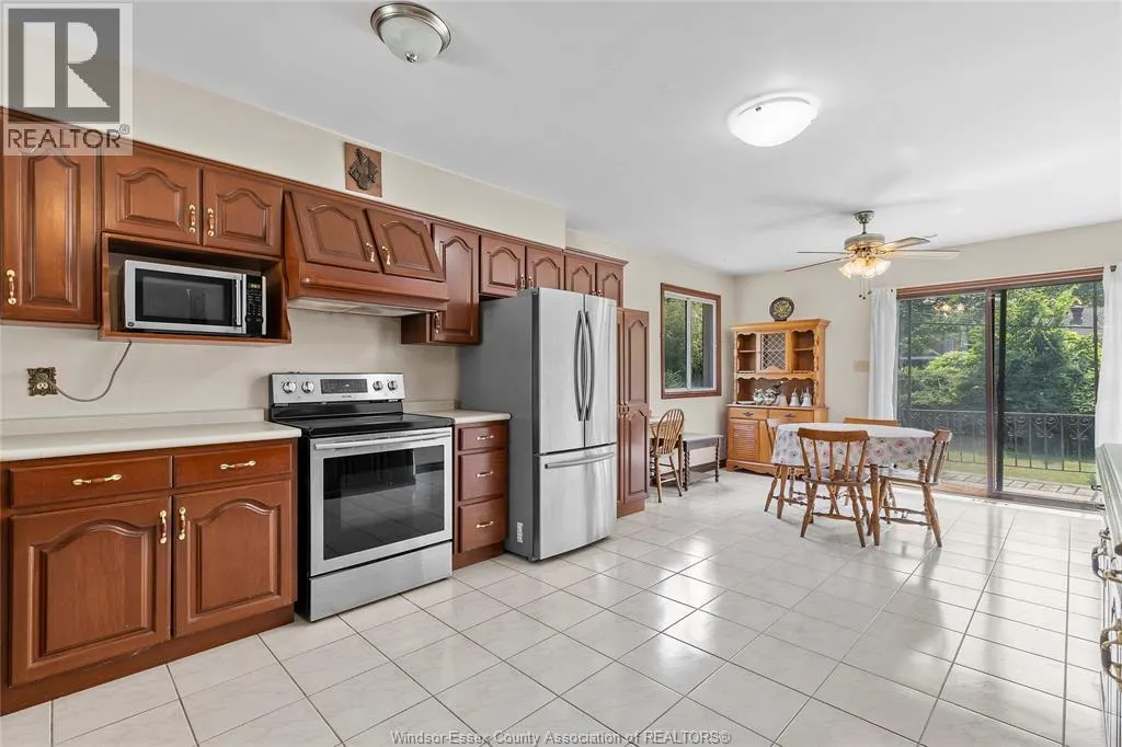277 Villaire AVENUE