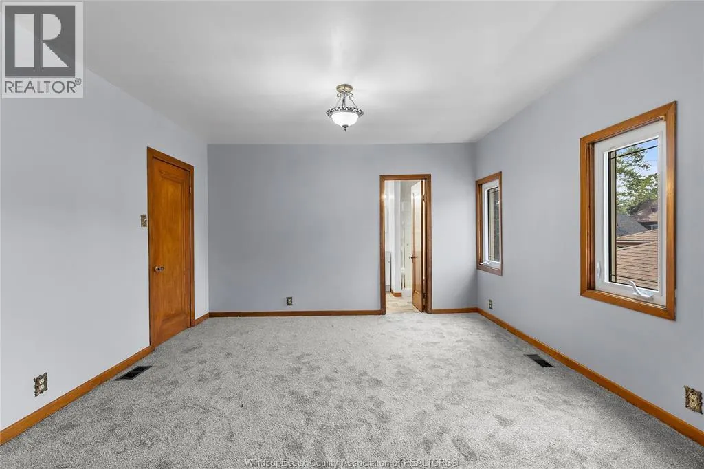277 Villaire AVENUE
