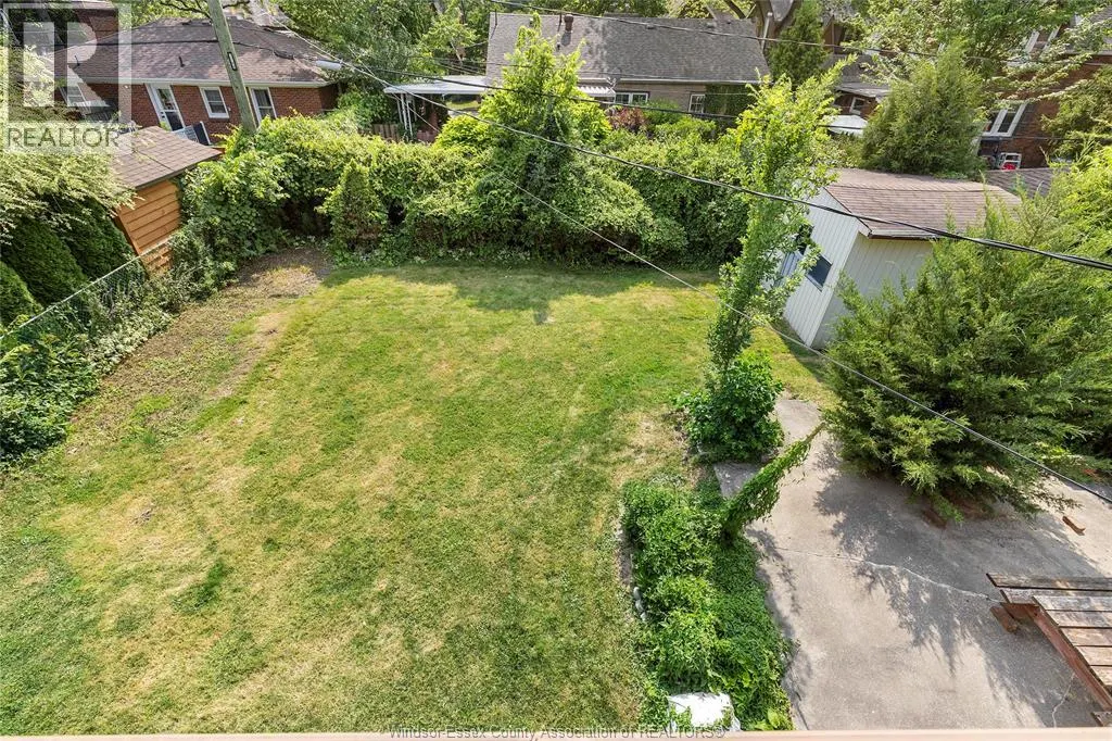 277 Villaire AVENUE
