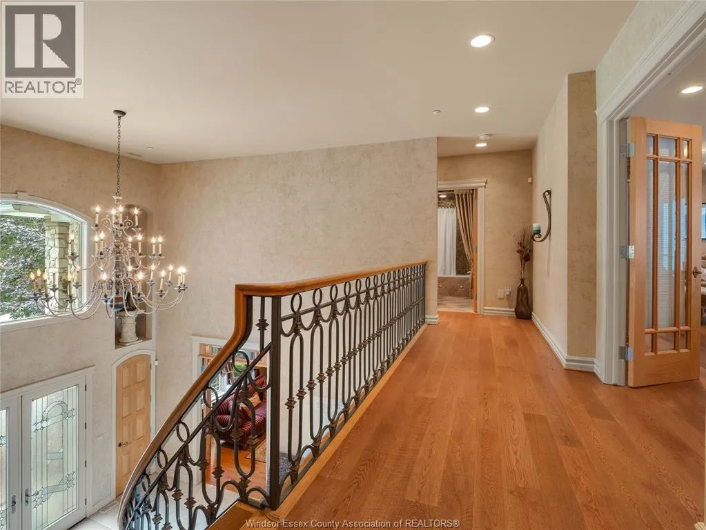 318 CRYSTAL BAY DRIVE