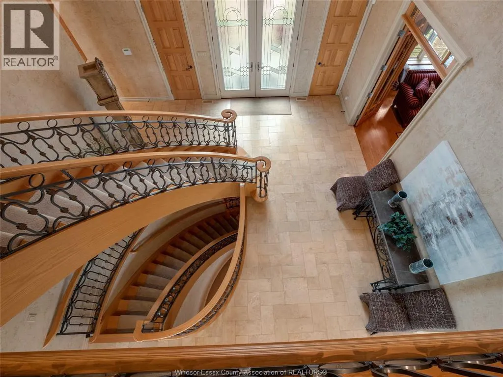 318 CRYSTAL BAY DRIVE
