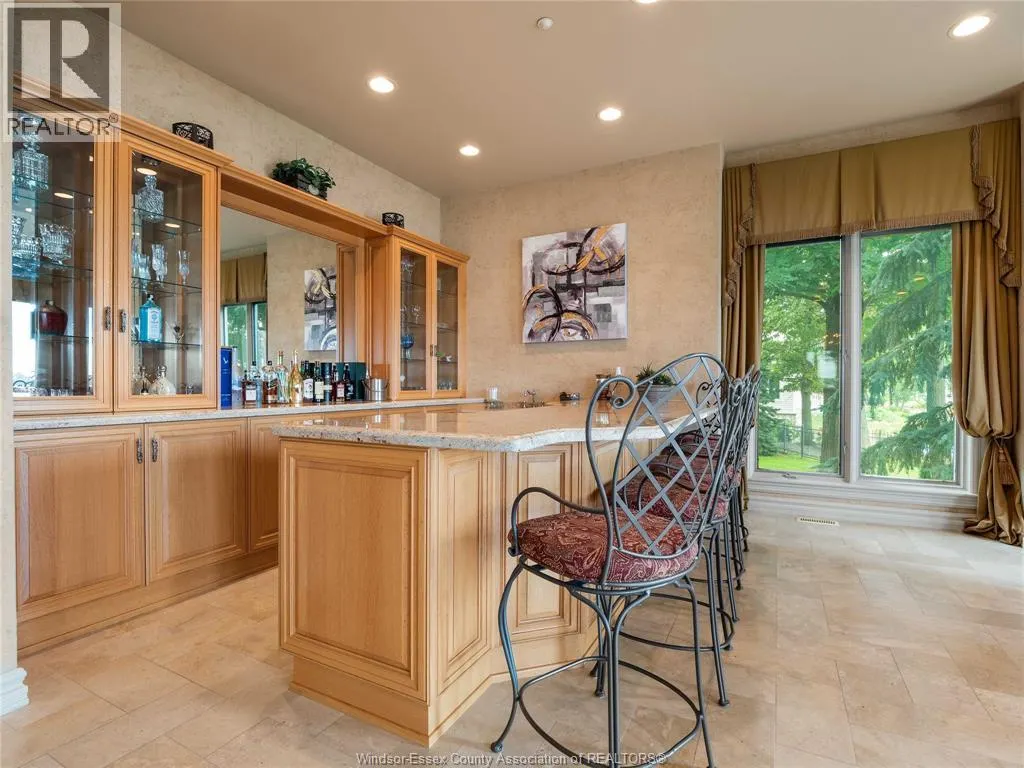 318 CRYSTAL BAY DRIVE