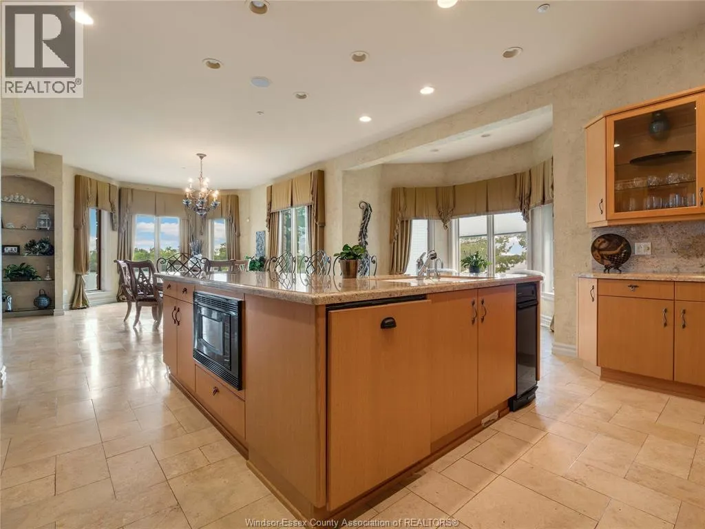 318 CRYSTAL BAY DRIVE