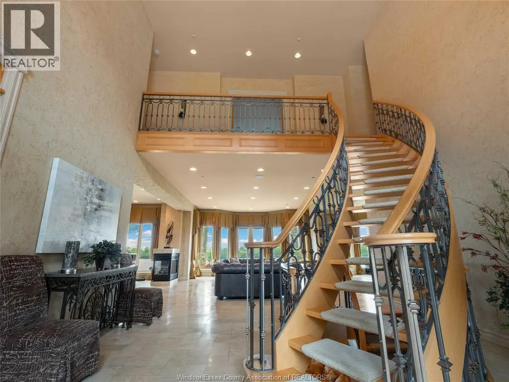 318 CRYSTAL BAY DRIVE