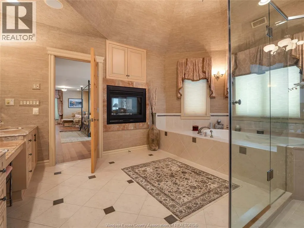 318 CRYSTAL BAY DRIVE