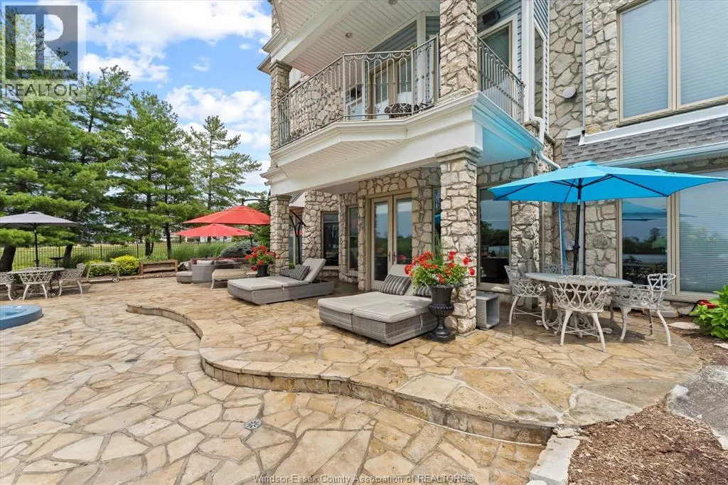 318 CRYSTAL BAY DRIVE