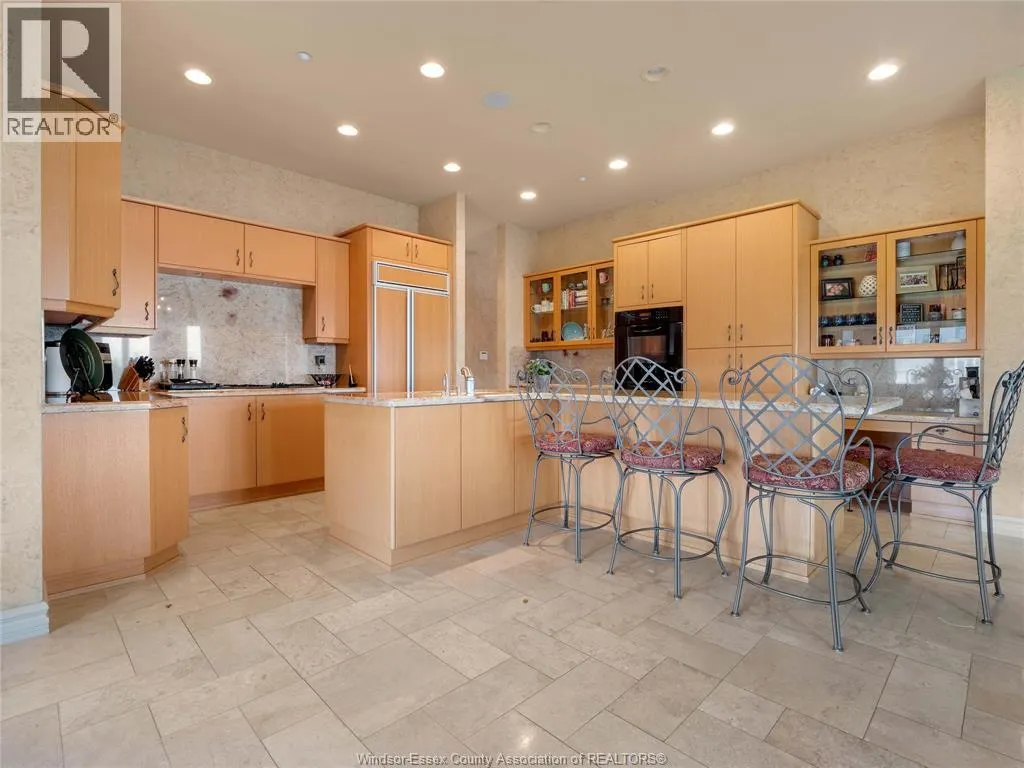 318 CRYSTAL BAY DRIVE