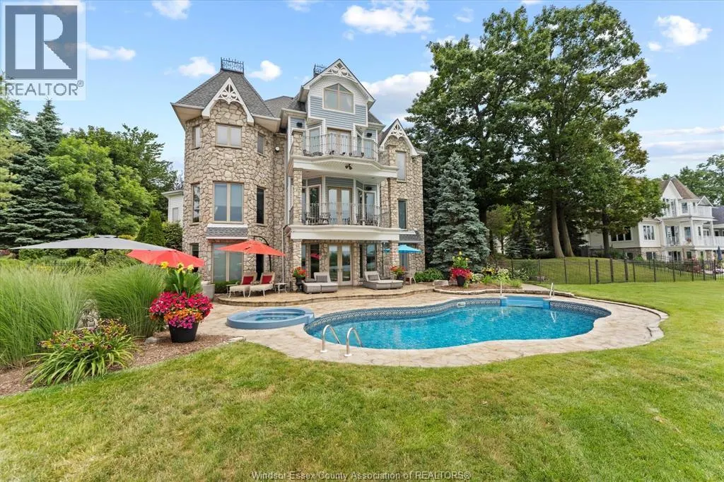 318 CRYSTAL BAY DRIVE