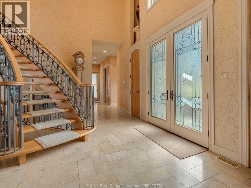 318 CRYSTAL BAY DRIVE