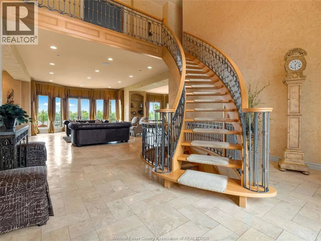 318 CRYSTAL BAY DRIVE