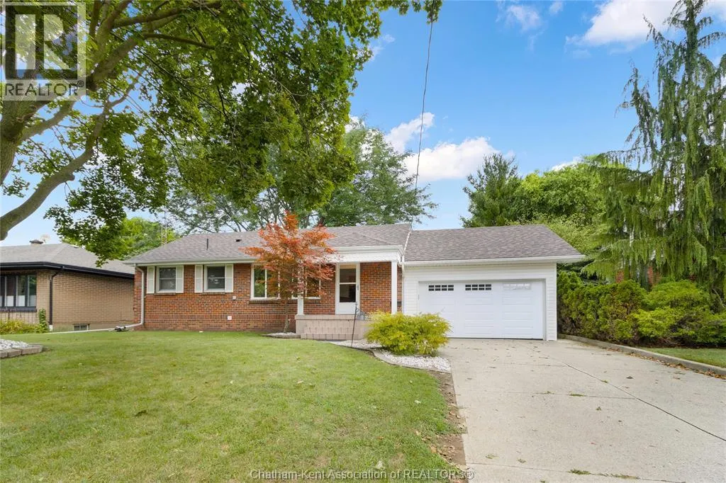 33 MEADOWLEA ROAD