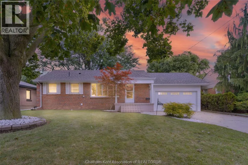 33 MEADOWLEA ROAD