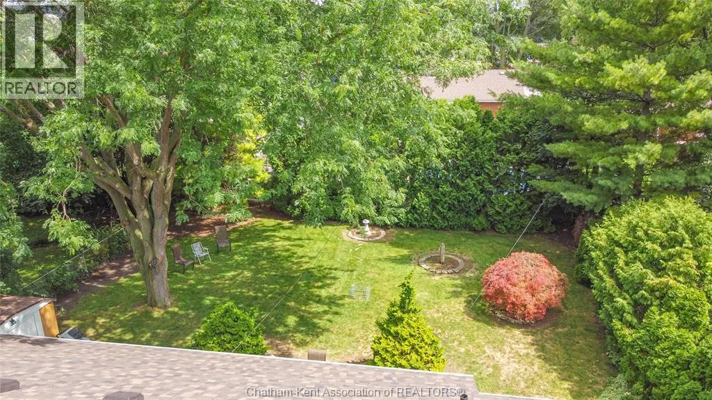33 MEADOWLEA ROAD