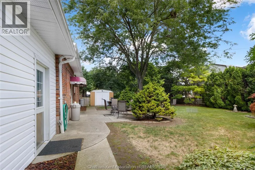 33 MEADOWLEA ROAD