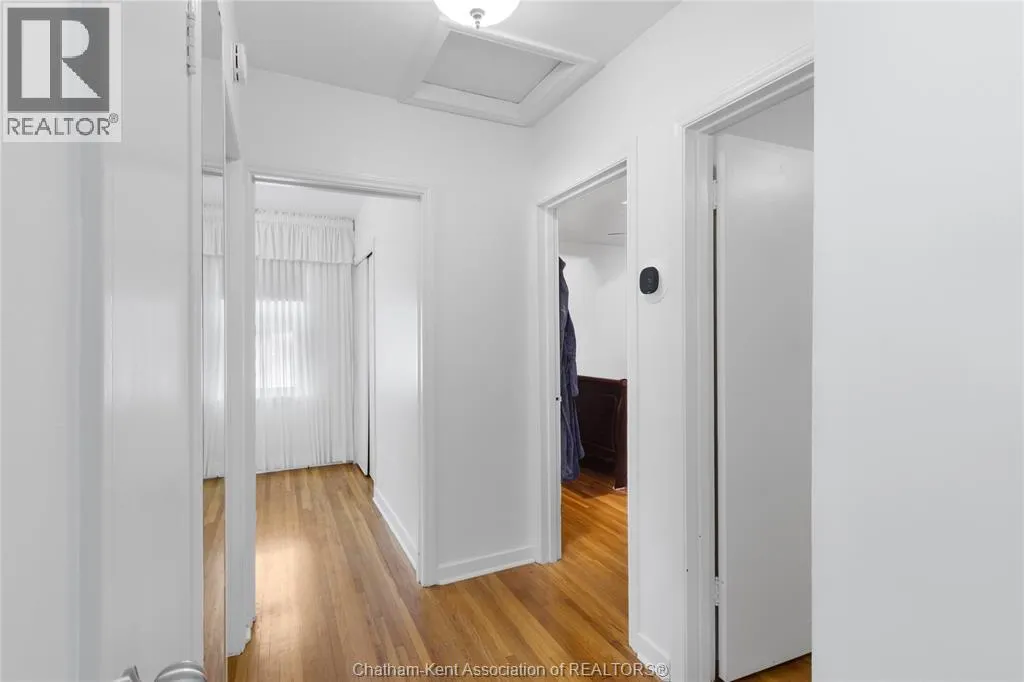 33 MEADOWLEA ROAD