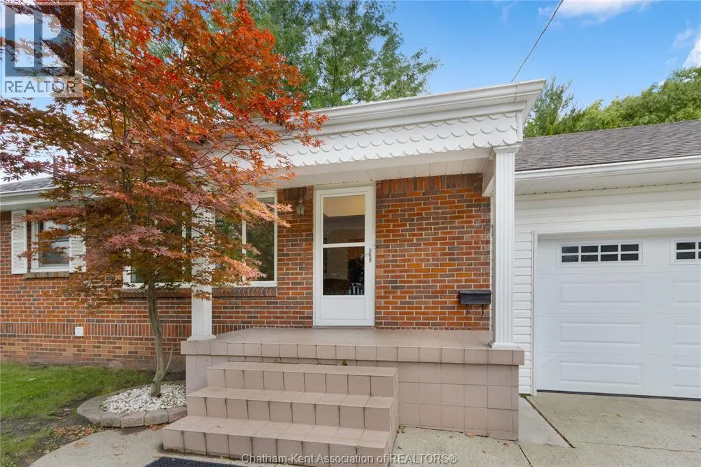 33 MEADOWLEA ROAD