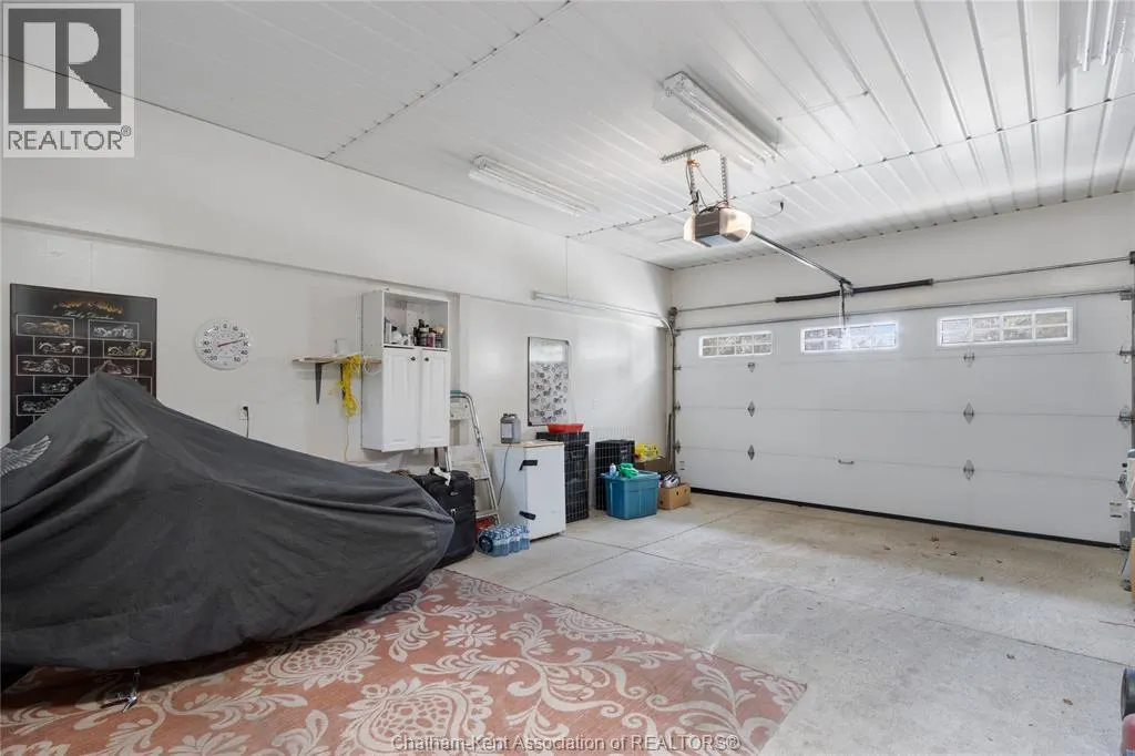 33 MEADOWLEA ROAD
