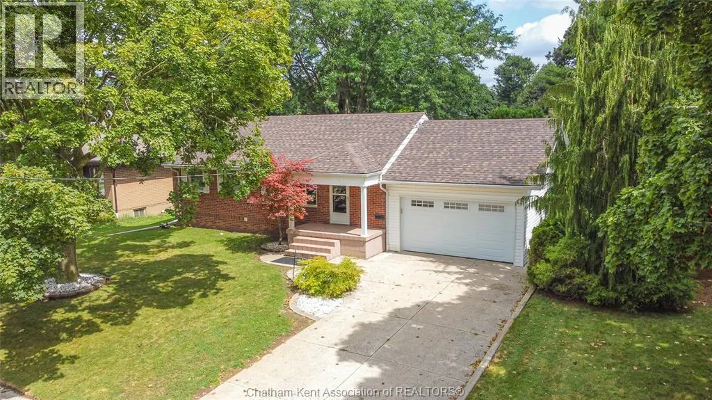 33 MEADOWLEA ROAD