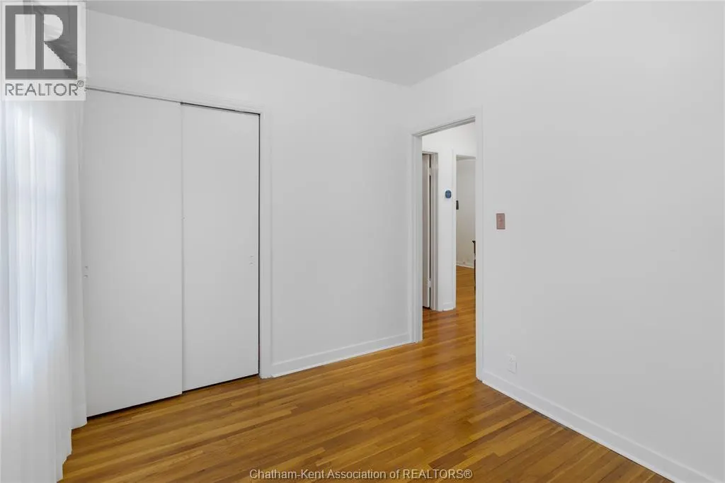 33 MEADOWLEA ROAD