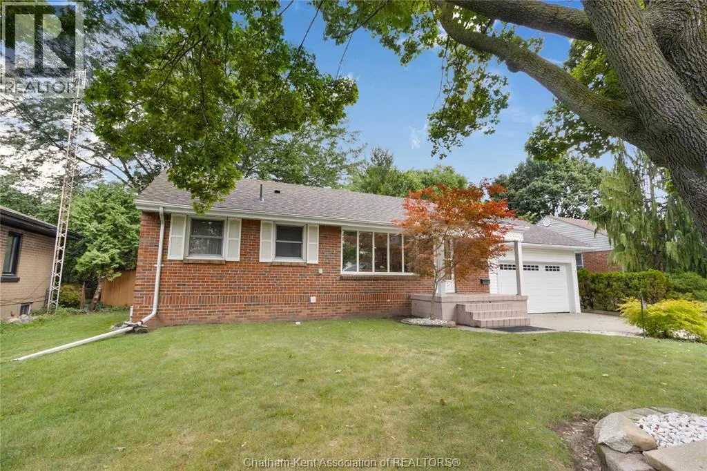 33 MEADOWLEA ROAD