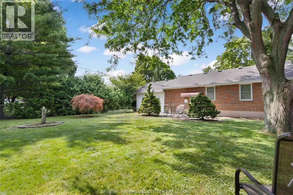 33 MEADOWLEA ROAD