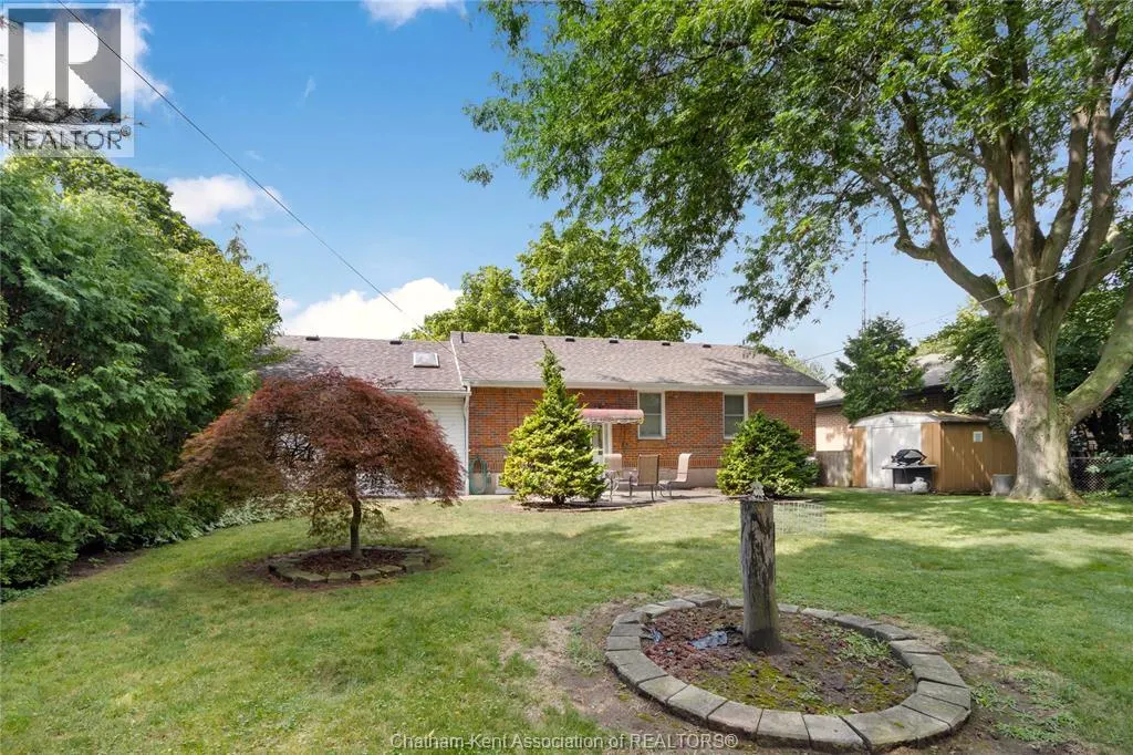 33 MEADOWLEA ROAD